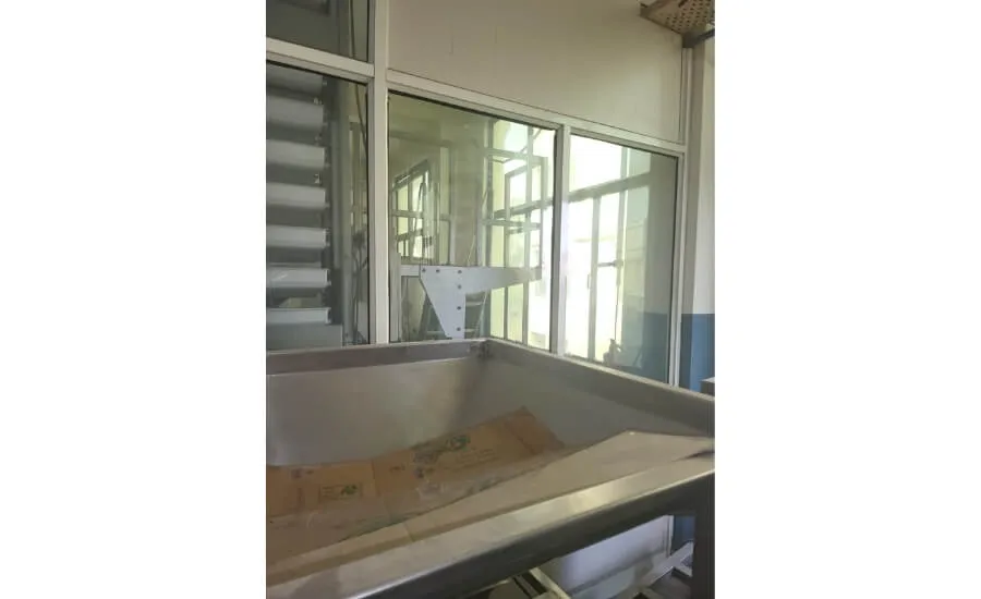 Pouch Packing Machine with Drop Elevator – detail view